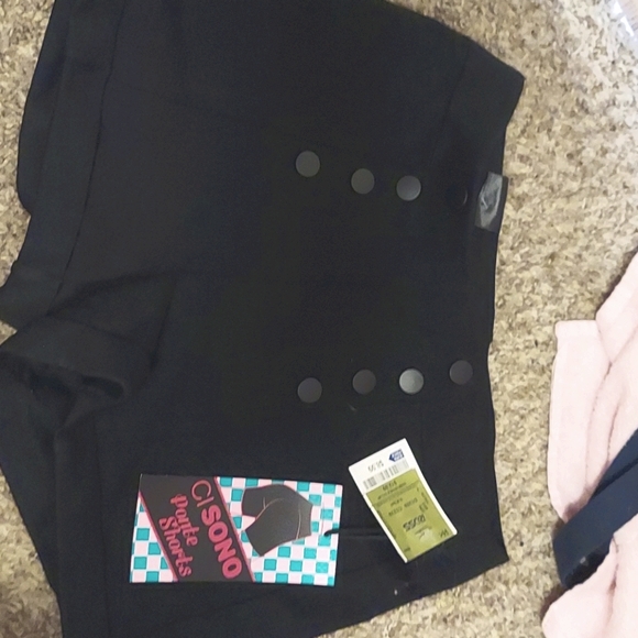 Short - Picture 1 of 1